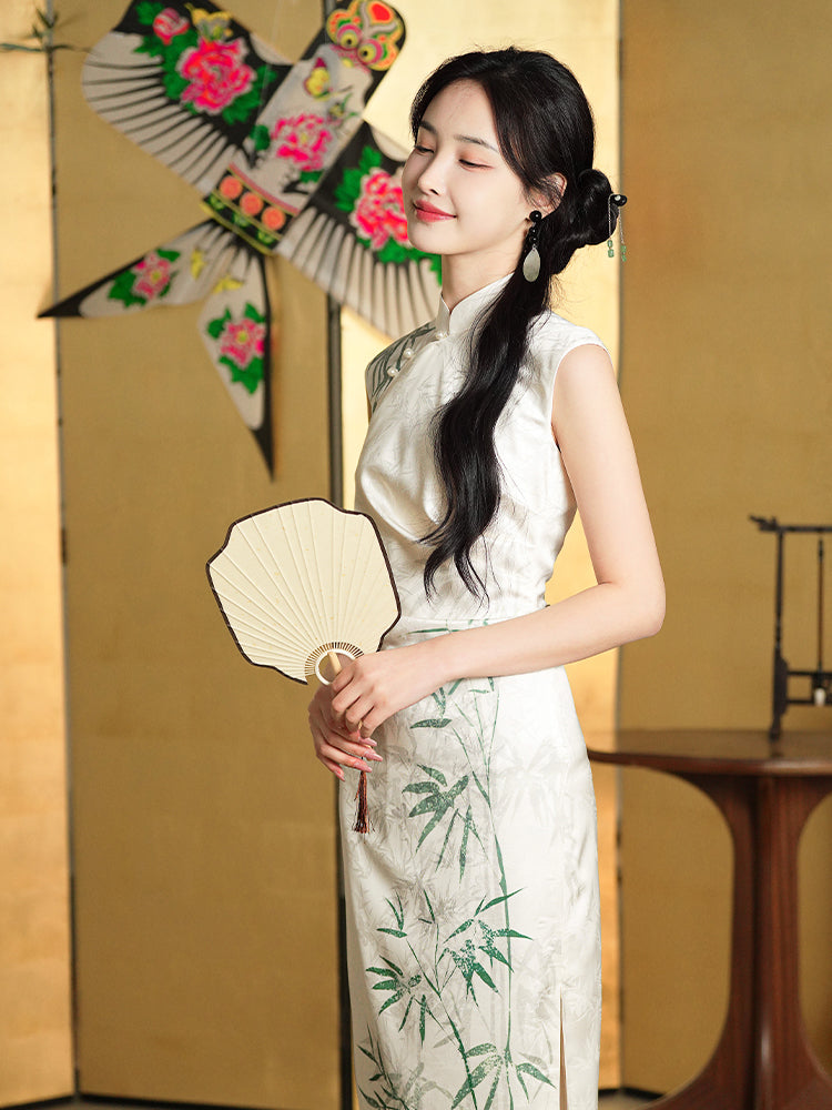 Botanical-Dyed Ivory Silk Satin | Modern one-Pieces Qipao Dress (青韵)