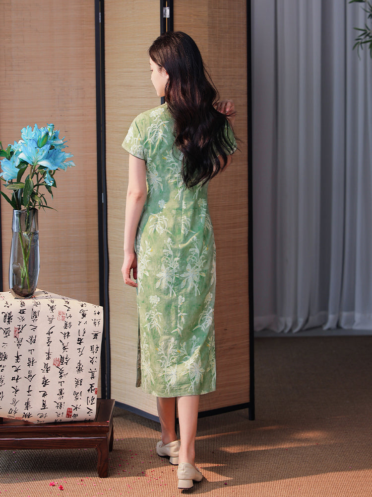 Tender Green Embroidered Lily Orchid | Modern one-Pieces Qipao Dress (杳卿)