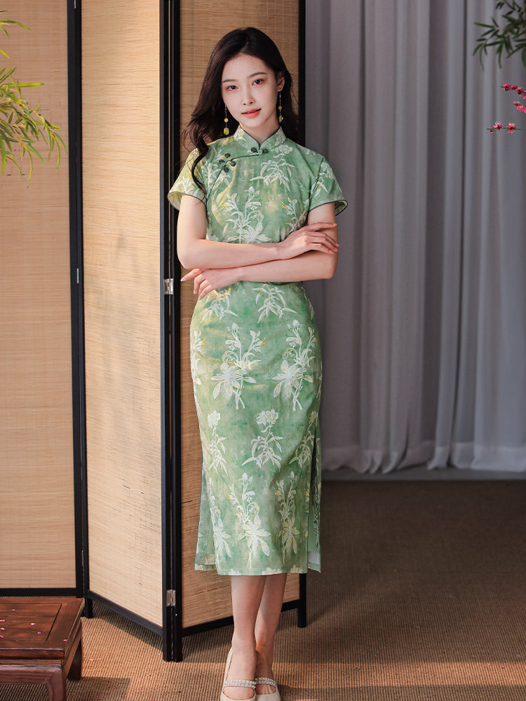 Tender Green Embroidered Lily Orchid | Modern one-Pieces Qipao Dress (杳卿)
