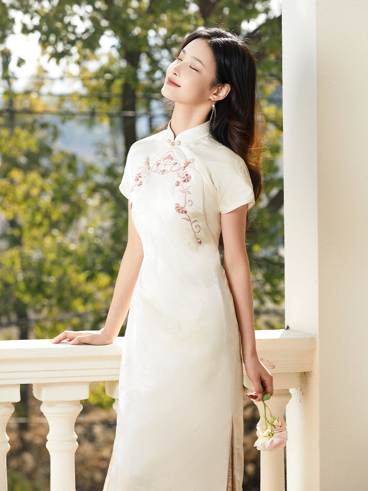 Ivory Vintage Ruyi Embroidery | Modern one-Pieces Qipao Dress(玉茗)