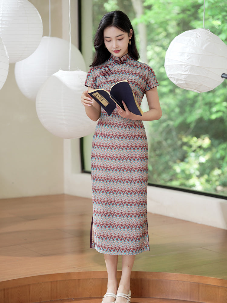 A beige base color with zigzag stripes in red, blue and brown|Modern one-Pieces Qipao Dress(倾黛)