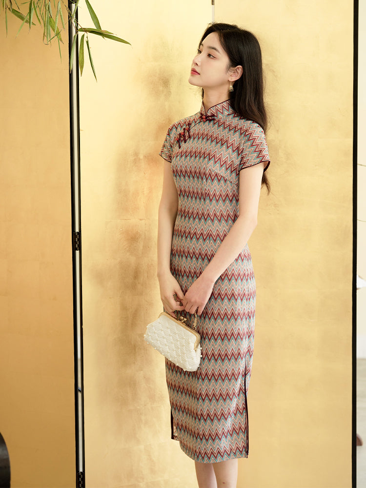 A beige base color with zigzag stripes in red, blue and brown|Modern one-Pieces Qipao Dress(倾黛)