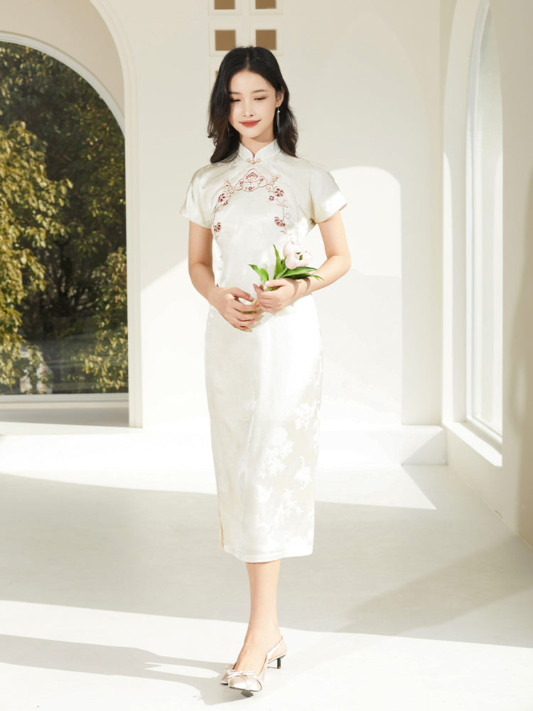 Ivory Vintage Ruyi Embroidery | Modern one-Pieces Qipao Dress(玉茗)