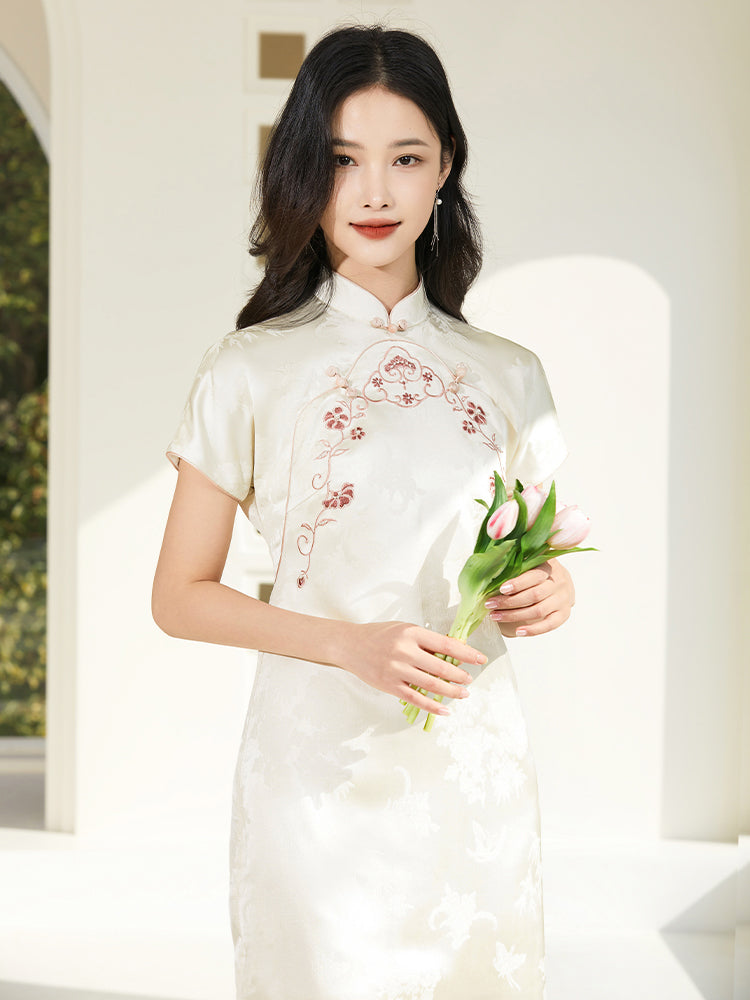 Ivory Vintage Ruyi Embroidery | Modern one-Pieces Qipao Dress(玉茗)