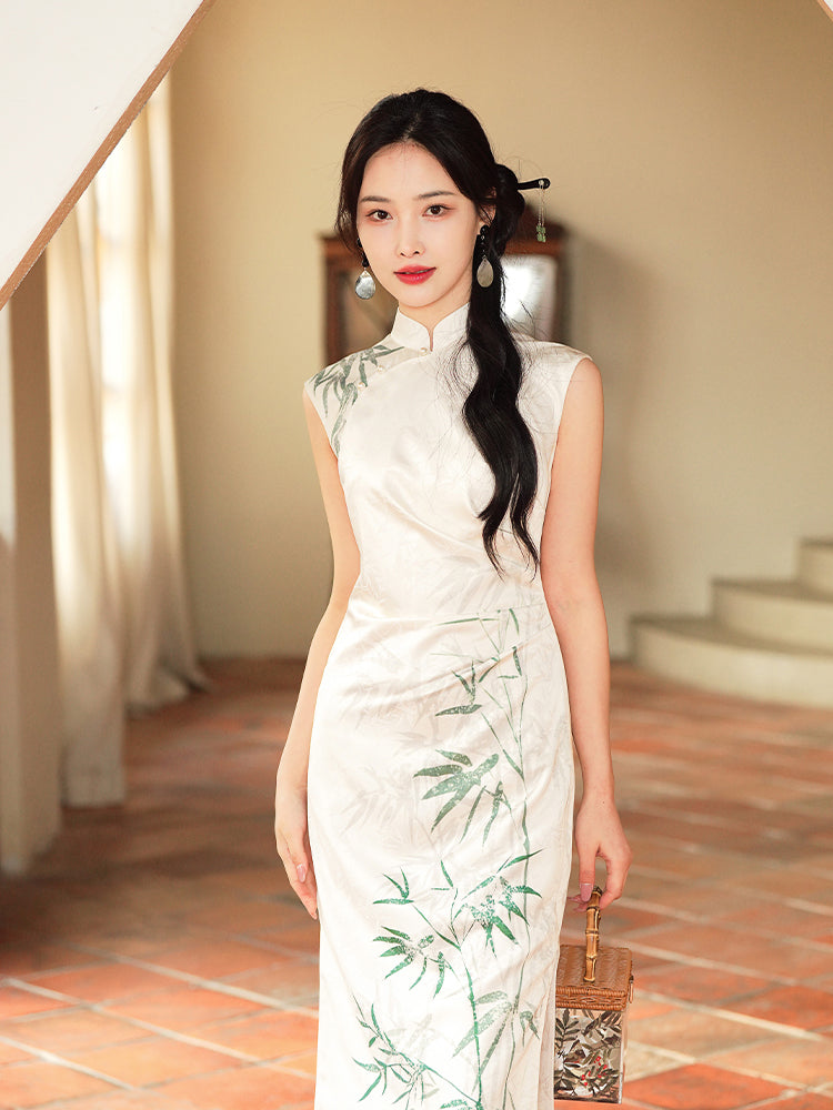 Botanical-Dyed Ivory Silk Satin | Modern one-Pieces Qipao Dress (青韵)