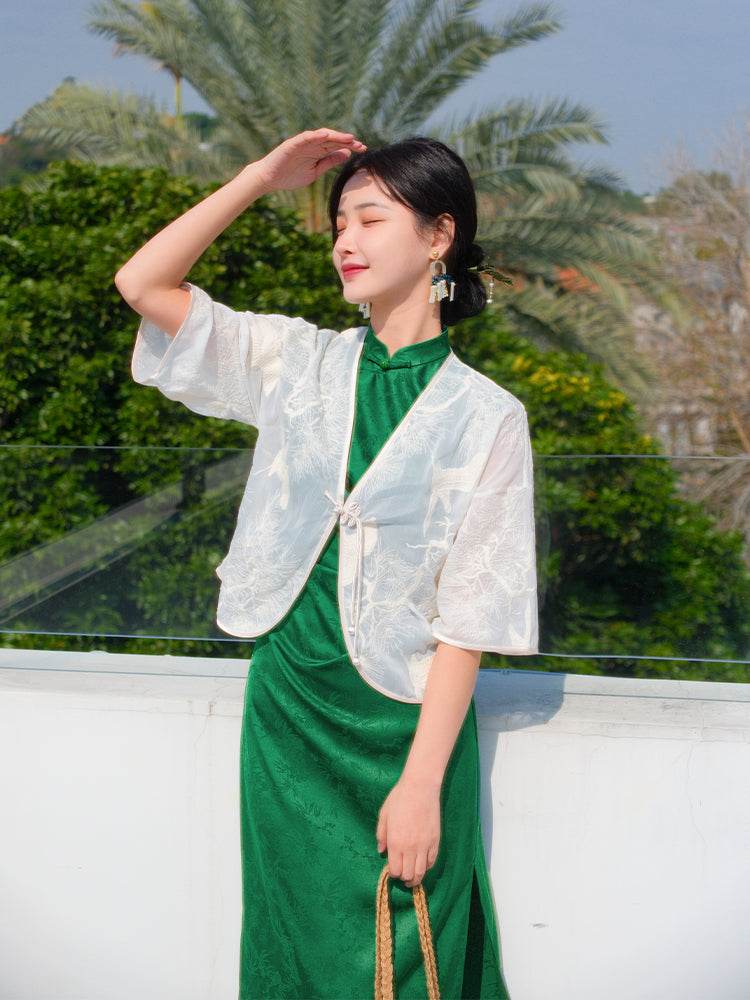 White |Qipao-Inspired Kimono Wrap with Floral Stitchwork(鹤云) - E·Beauty