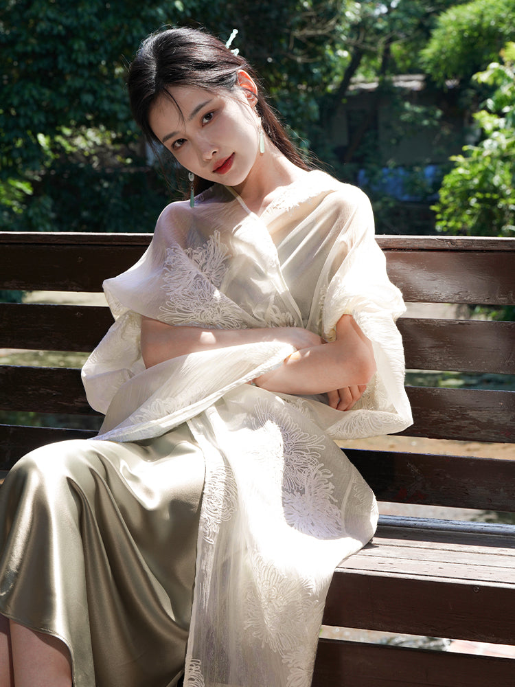 beige | Semi-Sheer Embroidered Sun Cover-Up (疏清)