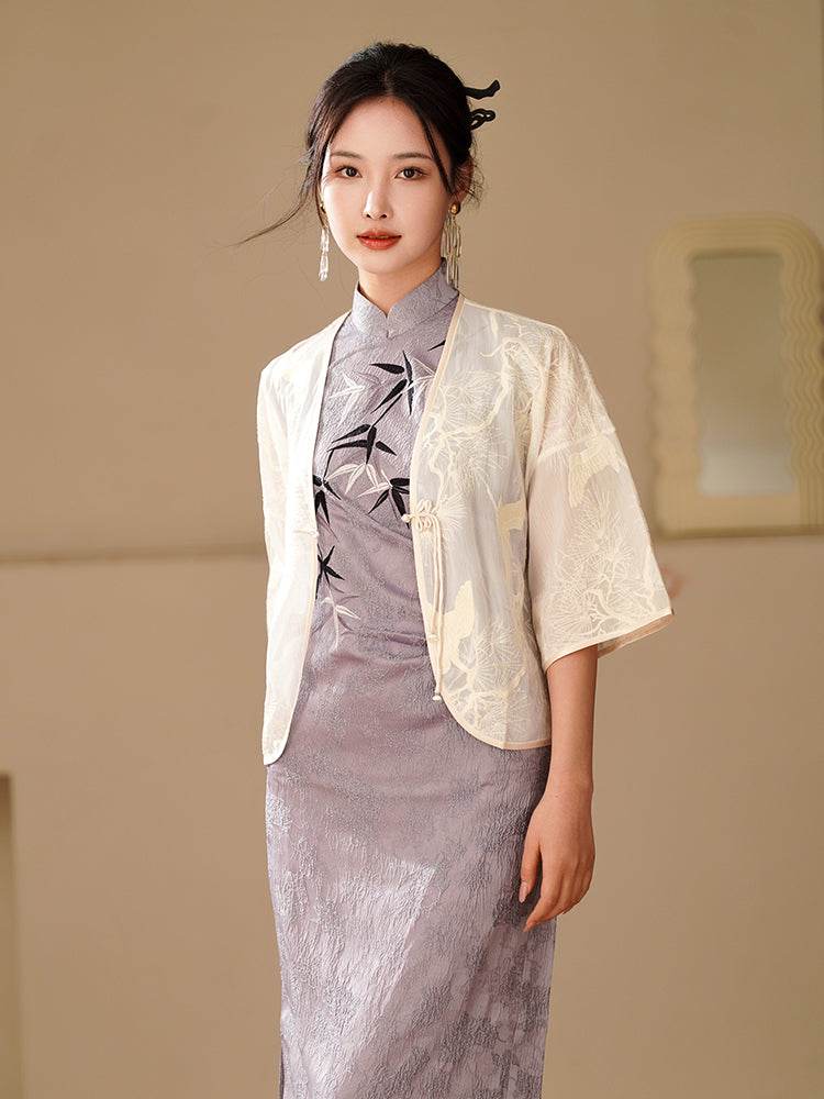 White |Qipao-Inspired Kimono Wrap with Floral Stitchwork(鹤云) - E·Beauty