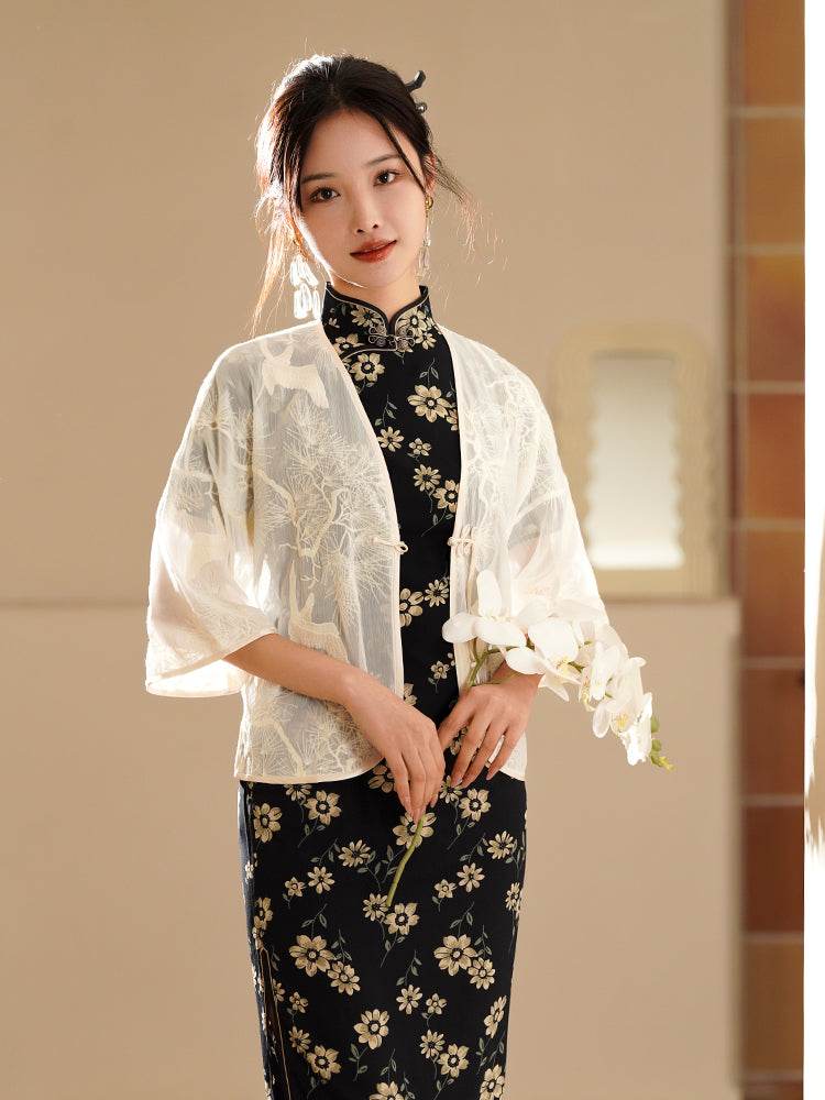 White |Qipao-Inspired Kimono Wrap with Floral Stitchwork(鹤云) - E·Beauty