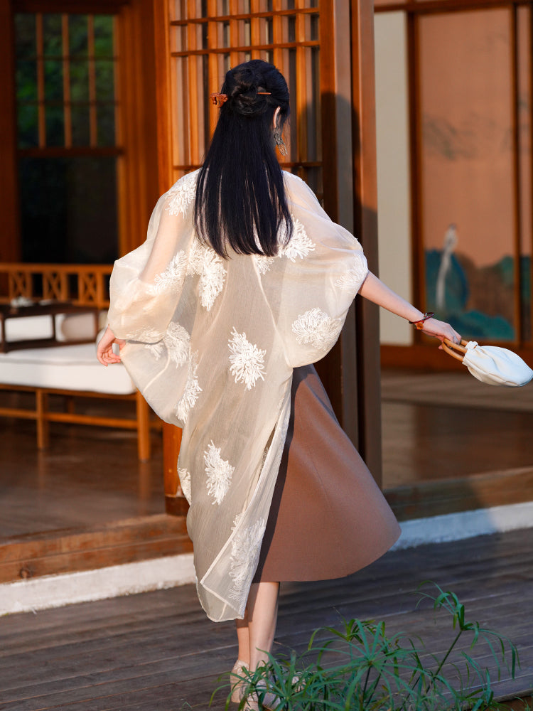beige | Semi-Sheer Embroidered Sun Cover-Up (疏清)