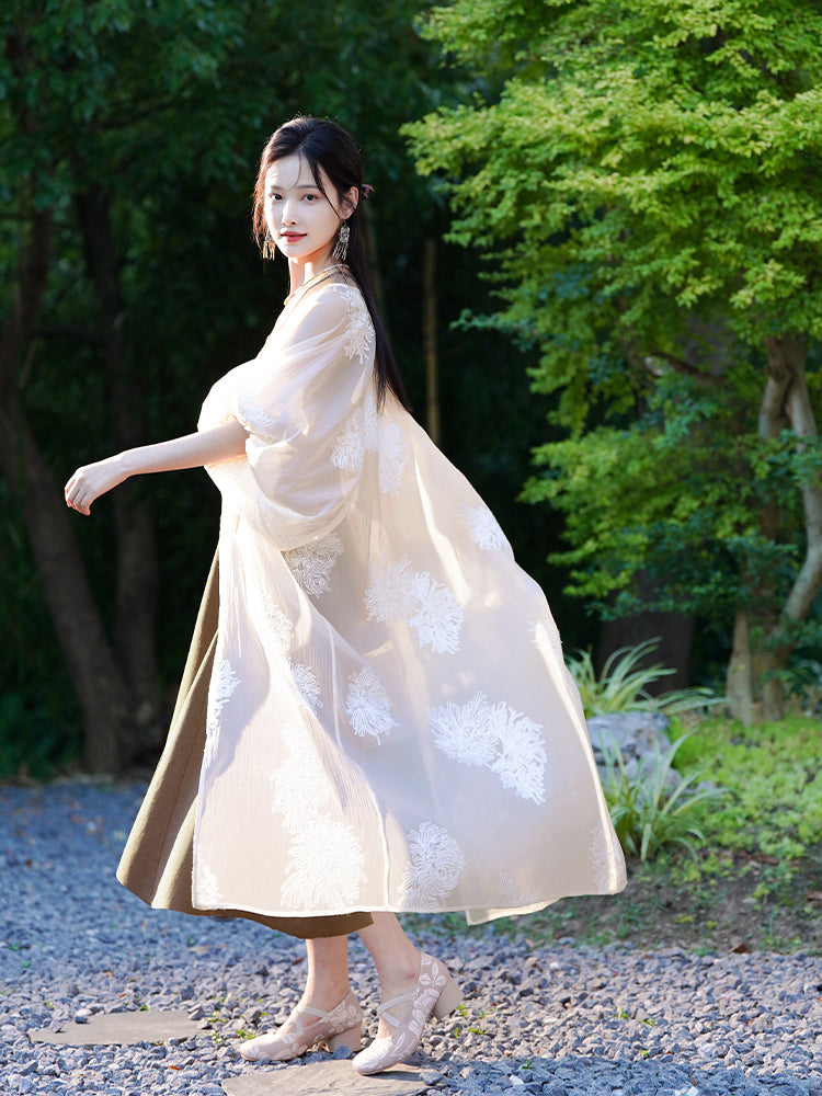 beige | Semi-Sheer Embroidered Sun Cover-Up (疏清)