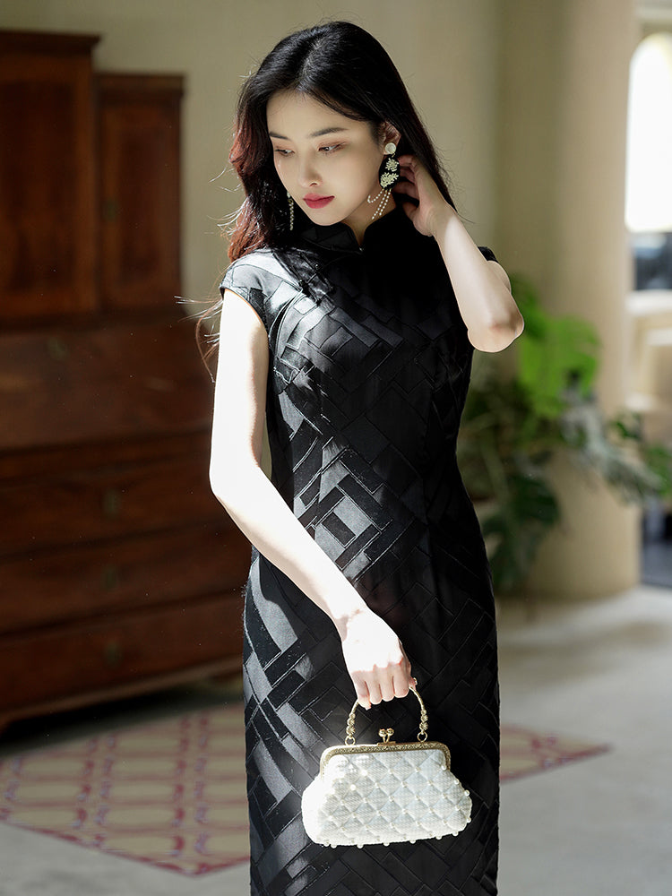 Black Minimalist Silk Burnout | Modern one-Pieces Qipao Dress(风琉璃)