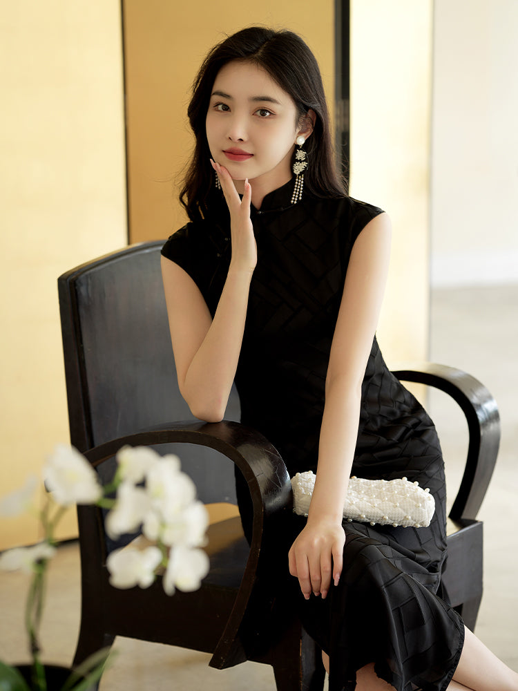 Black Minimalist Silk Burnout | Modern one-Pieces Qipao Dress(风琉璃)
