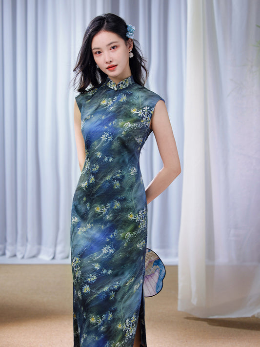 Sky-Blue Jinling Satin with Cosmic Daisies - Relaxed Silhouette | Modern one-Pieces Qipao Dress (彗予)