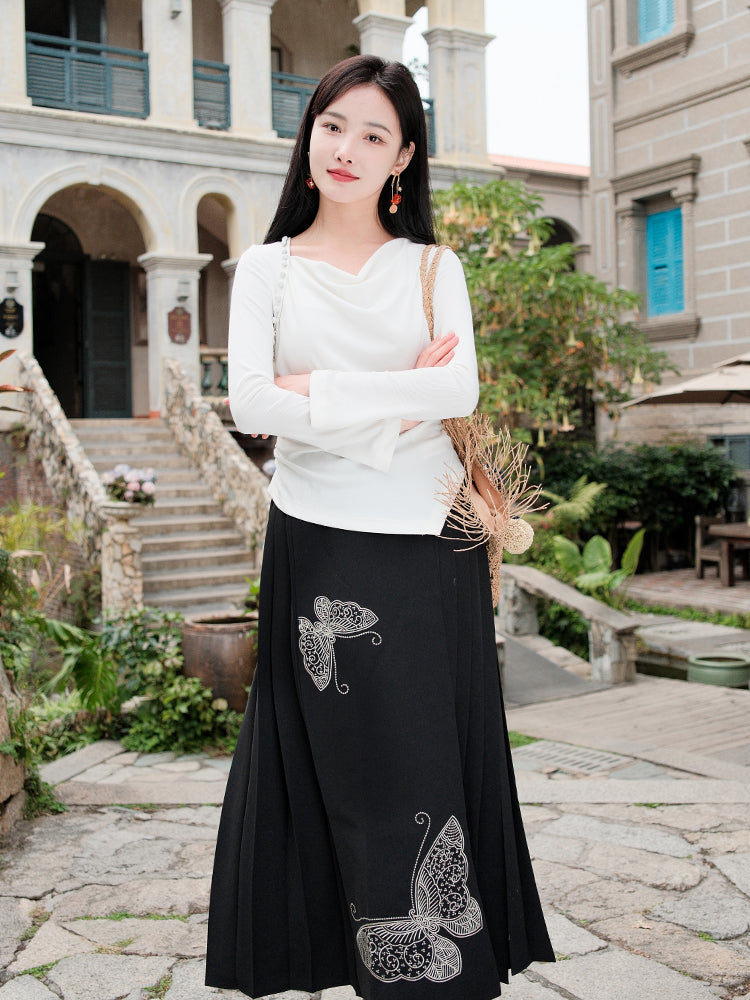 Milky White Long-Sleeve Knit | Contemporary Chinese-Inspired Top（南汐）