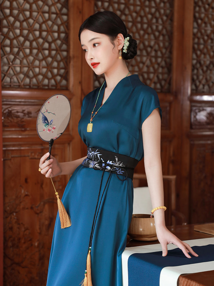Peacock Blue Silk Satin Artisanal Embroidery | Neo-Chinese Dress (莞莞)