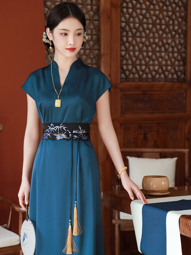 Peacock Blue Silk Satin Artisanal Embroidery | Neo-Chinese Dress (莞莞)