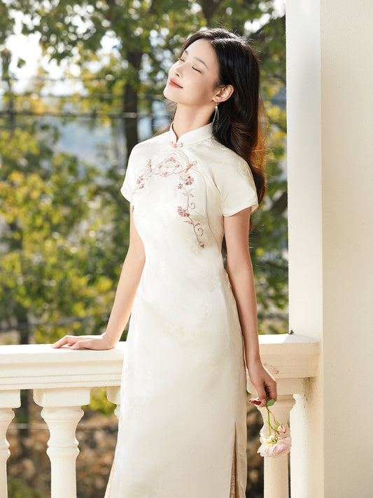 Ivory Vintage Ruyi Embroidery  | Modern one-Pieces Qipao Dress（玉茗）