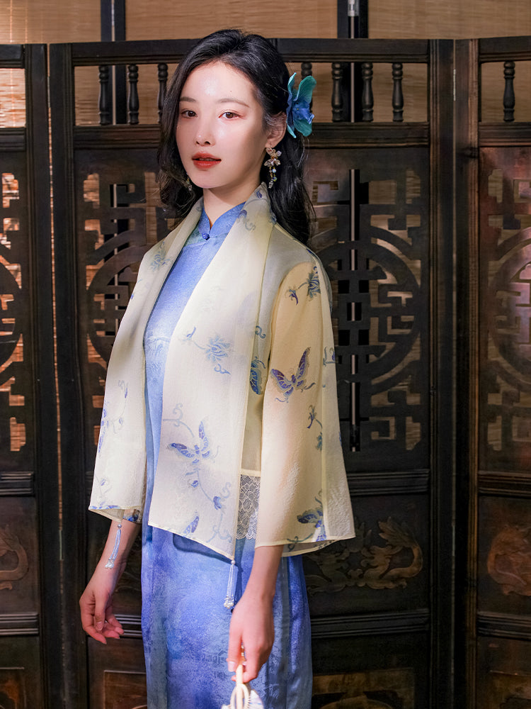 Light beige with pale blue floral prints cardigan（蔓蝶）
