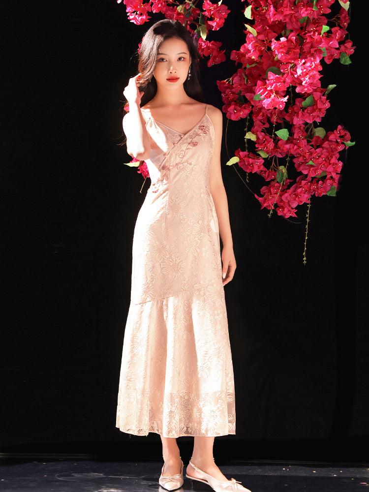 Peach-Tinted Camellia Embroidery | Slip Mermaid Gown（妤婉）