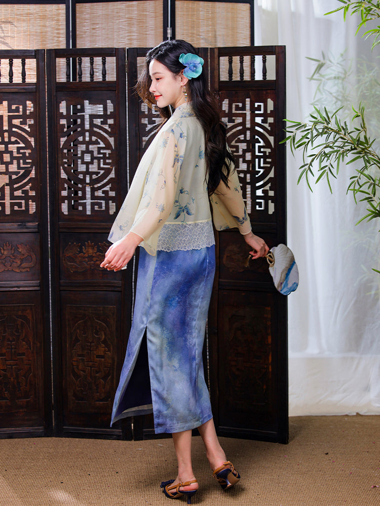 Light beige with pale blue floral prints cardigan（蔓蝶）