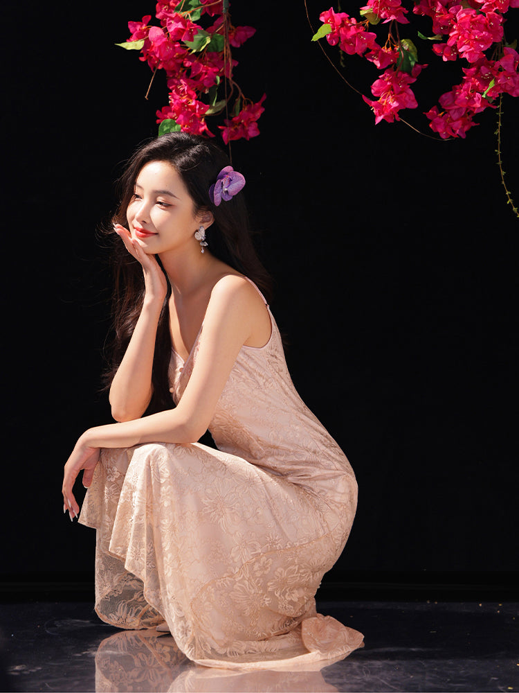 Peach-Tinted Camellia Embroidery | Slip Mermaid Gown（妤婉）