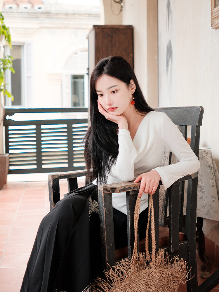Milky White Long-Sleeve Knit | Contemporary Chinese-Inspired Top（南汐）