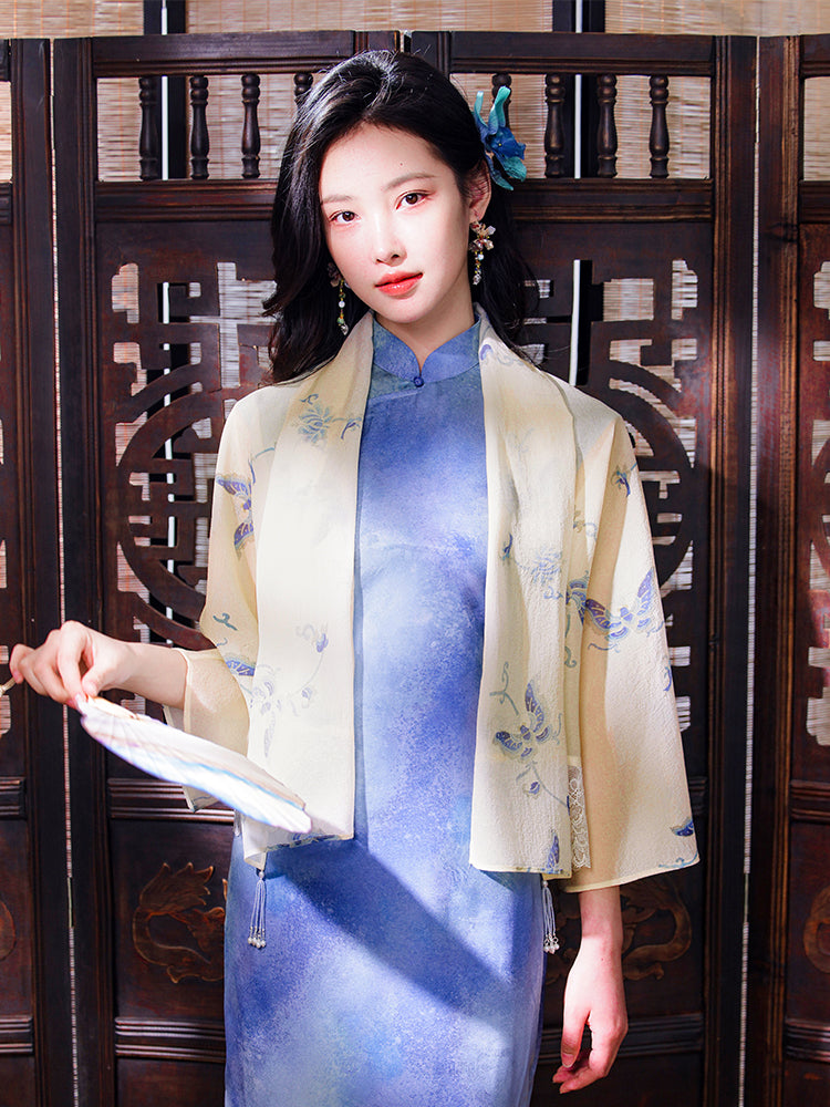 Light beige with pale blue floral prints cardigan（蔓蝶）