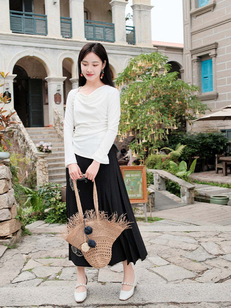 Milky White Long-Sleeve Knit | Contemporary Chinese-Inspired Top（南汐）