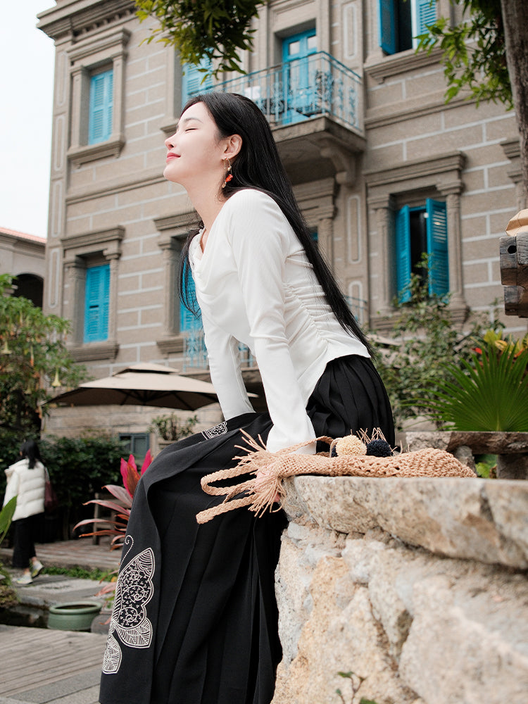 Milky White Long-Sleeve Knit | Contemporary Chinese-Inspired Top（南汐）