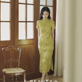 Blue-and-White Porcelain Botanical Indigo Silk | Modern one-Pieces Qipao Dress (箐黛)